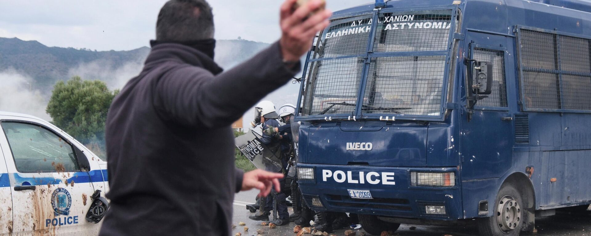 Сукоб пољопривредника и полиције на Криту - Sputnik Србија, 1920, 08.12.2025