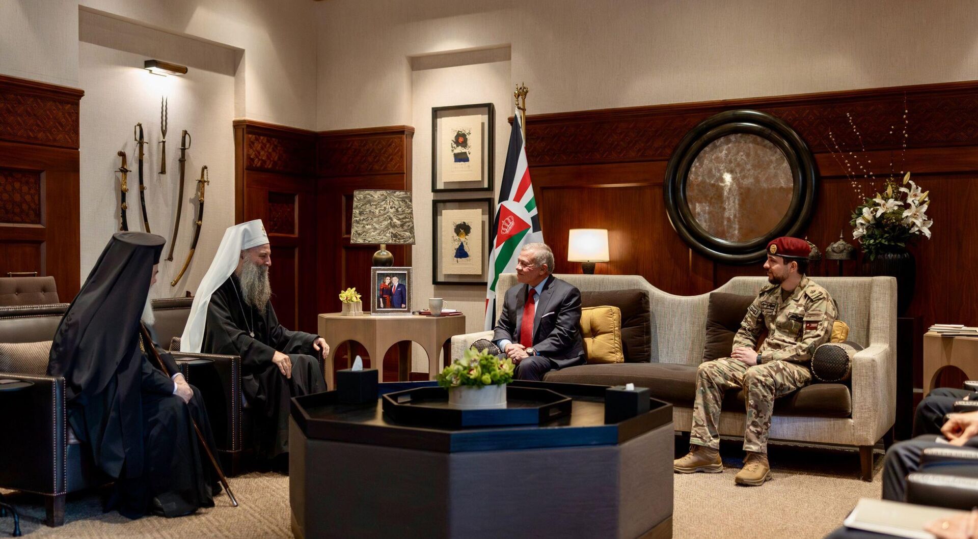 Порфирије у Јордану разговарао са јорданским краљемм и патријарсима Јованом и Теофилом Порфирије у Јордану разговарао са јорданским краљемм и патријарсима Јованом и Теофилом - Sputnik Србија, 1920, 14.12.2025