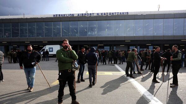 Протест пољопривредника у Грчкој - Sputnik Србија