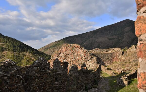 За Маглич се везује и народно предање о вили, која чува утврђени град, скривајући га облацима магле од оних који би да му науде. - Sputnik Србија
