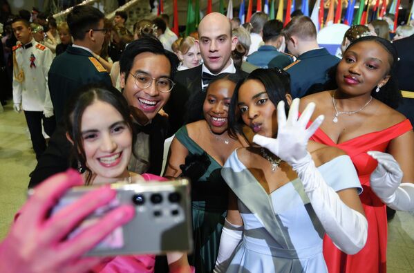 Нова технологија се лепо уклопила са модом 19. века. - Sputnik Србија