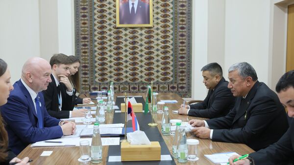 Ministar Nenad Popović u poseti Turkmenistanu. - Sputnik Srbija