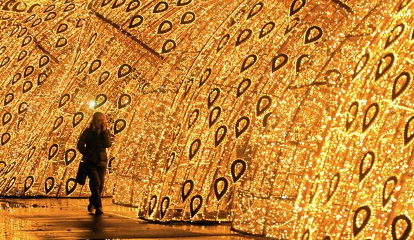 Сваке године се у Москви постављају празничне инсталације инспирисане празничним симболима. - Sputnik Србија