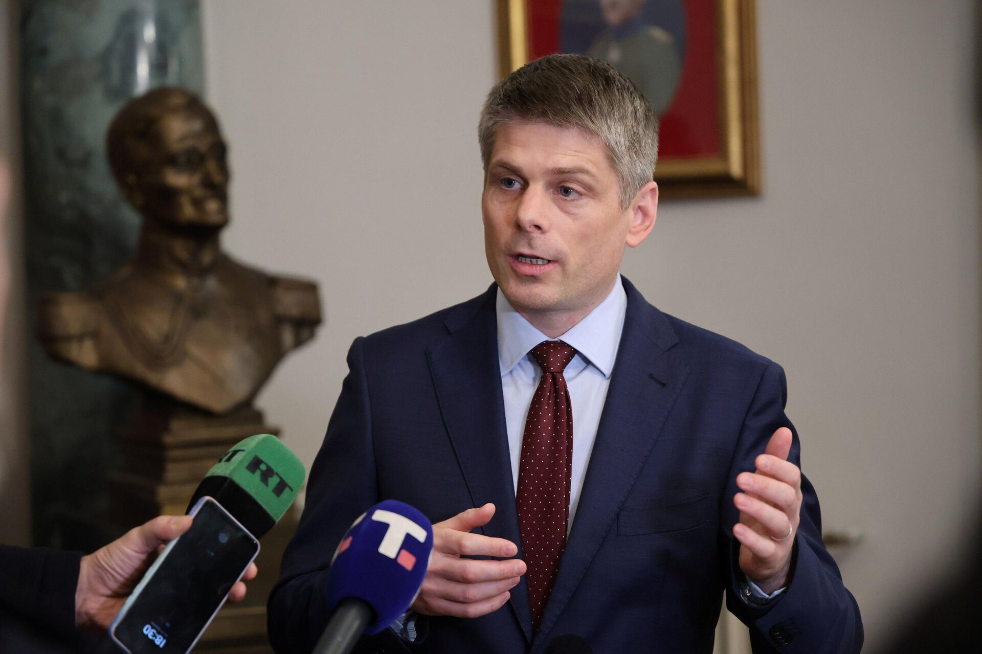 Arno Gujon na premijeri filma ,,Sava Vladislavić Raguzinski u Ruskom domu Arno Gujon na premijeri filma ,,Sava Vladislavić Raguzinski u Ruskom domu - Sputnik Srbija, 1920, 12.12.2025