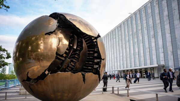 Plato ispred UN Plato ispred UN - Sputnik Srbija