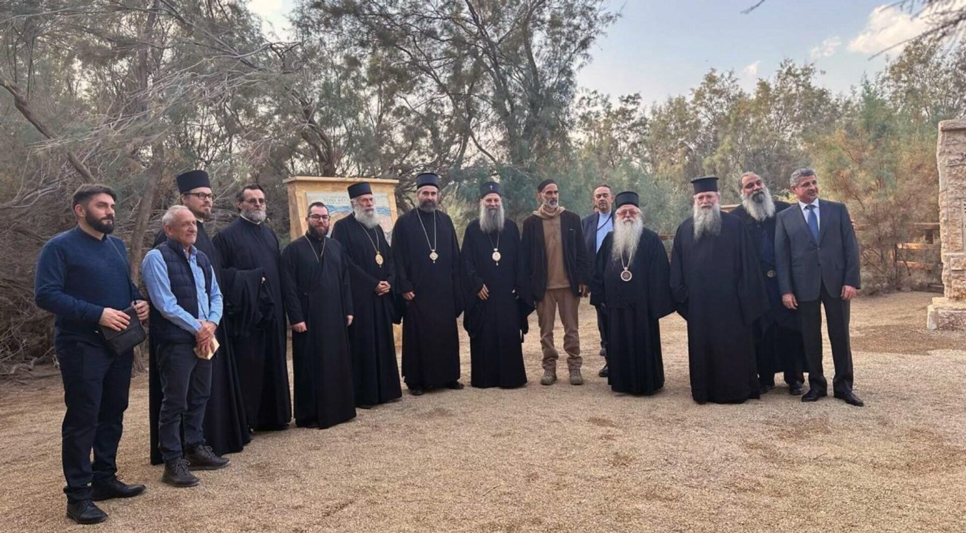 Принцу је један монах рекао да је ово место ходочашћа хришћана, поверовао је. Деминирано је, археолози су под земљом пронашли храмове из периода од 6. до 12. века Принцу је један монах рекао да је ово место ходочашћа хришћана, поверовао је. Деминирано је, археолози су под земљом пронашли храмове из периода од 6. до 12. века - Sputnik Србија, 1920, 14.12.2025