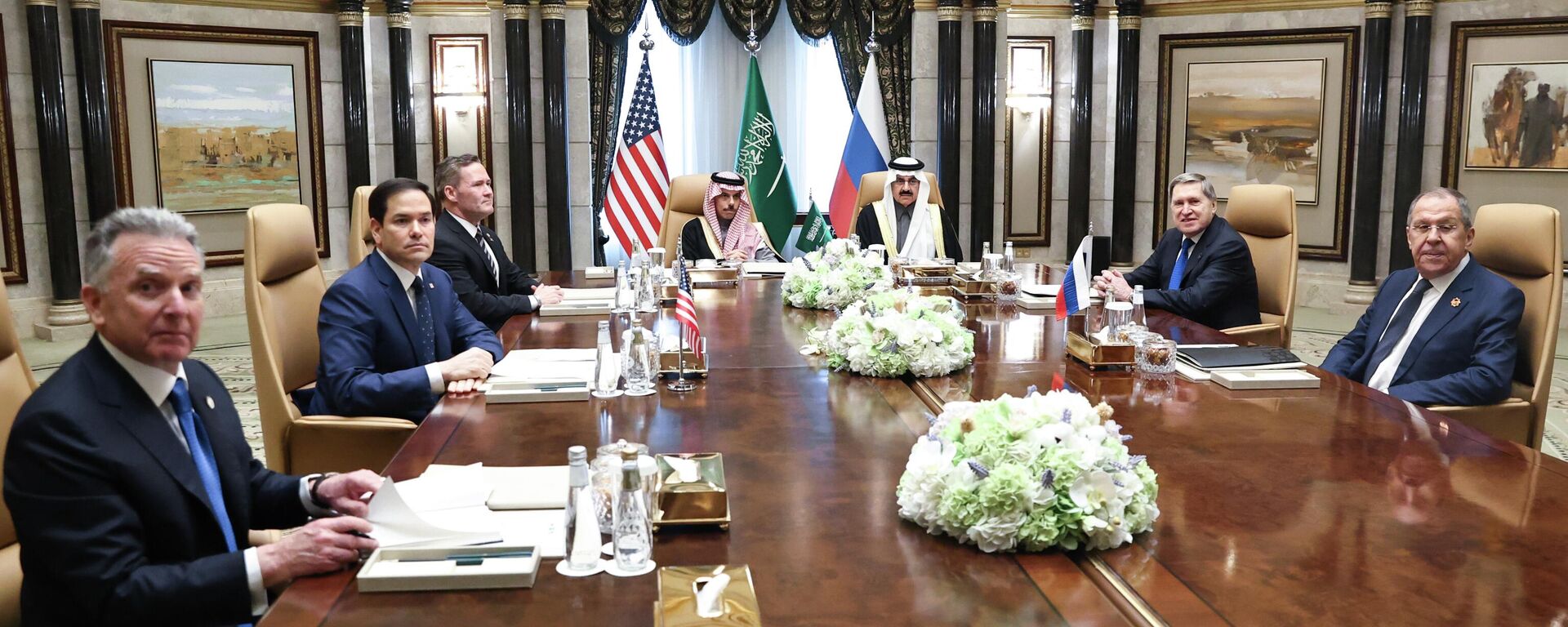 Двусторонние переговоры представителей РФ и США по Украине в Эр-Рияде - Sputnik Србија, 1920, 02.04.2026