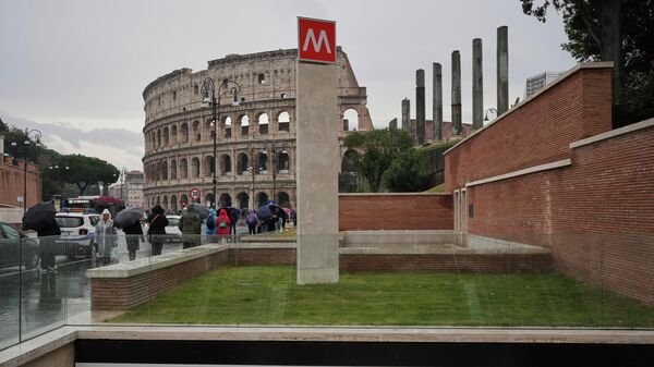 Метро станица Колосеум у Риму. - Sputnik Србија