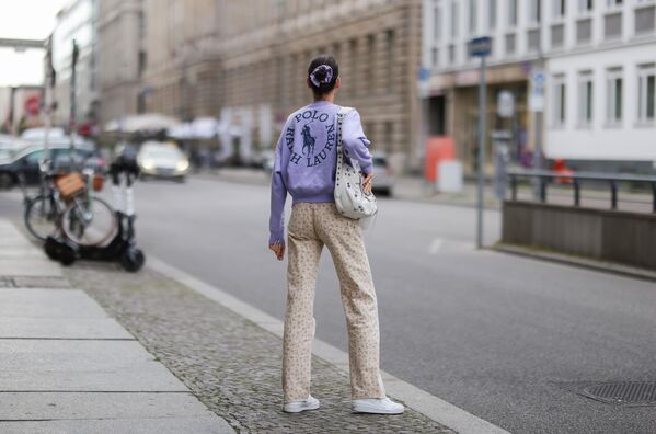 Коњички стил огледа се у јакнама, чизама за јахање, кожним каишевима и детаљима од метала. - Sputnik Србија