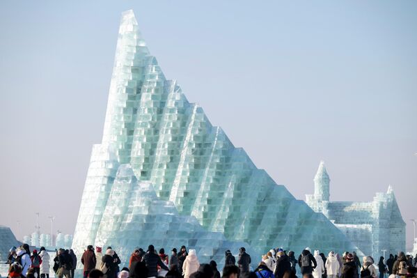 У Харбину је направљен прави ледени град. - Sputnik Србија