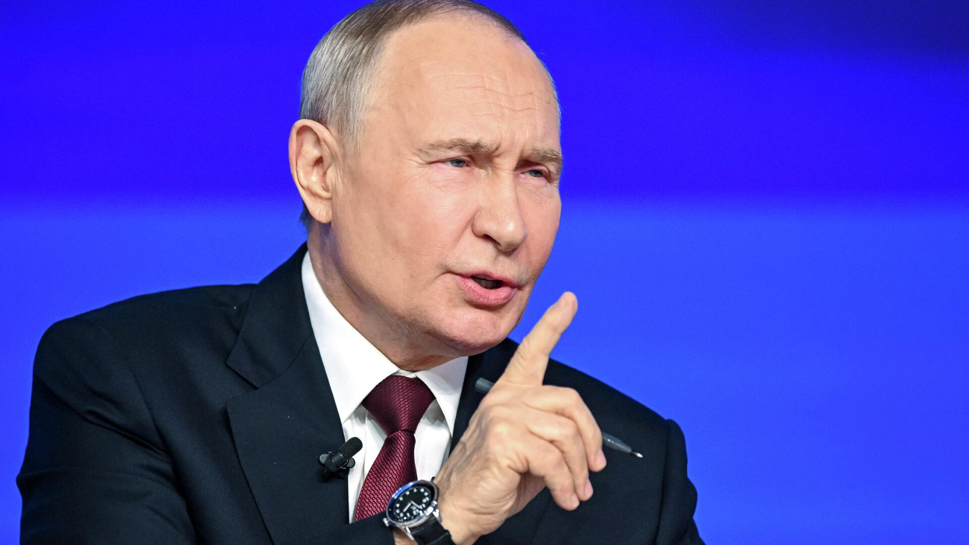 Godišnja konferencija predsednika Rusije Vladimira Putina
Godišnja konferencija predsednika Rusije Vladimira Putina - Sputnik Srbija, 1920, 26.12.2025