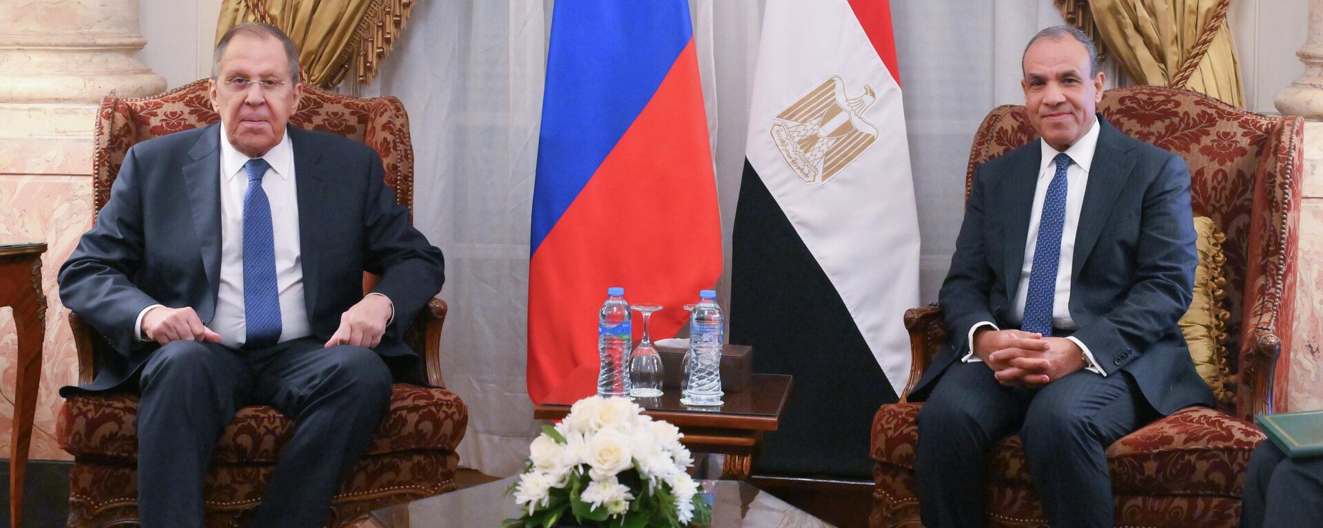 Шефови руске и египатске дипломатије, Сергеј Лавров и Бадр Абдел Ати - Sputnik Србија, 1920, 19.12.2025