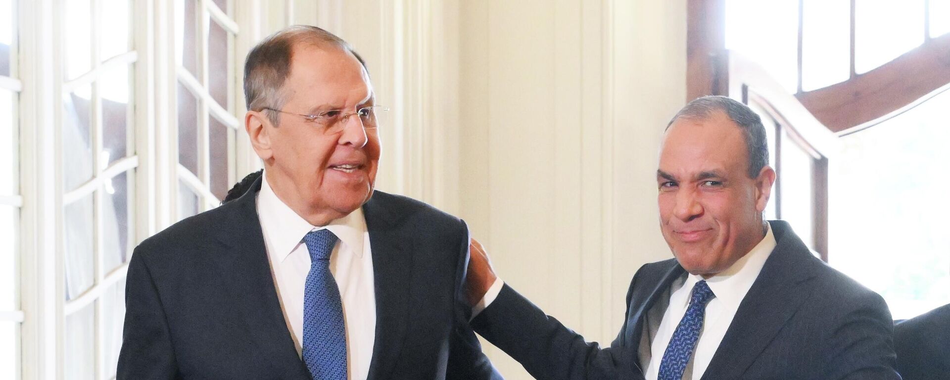 Шефови руске и египатске дипломатије, Сергеј Лавров и Бадр Абдел Ати - Sputnik Србија, 1920, 19.12.2025
