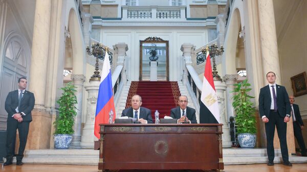 Руски министар спољних послова Сергеј Лавров и египатски министар спољних послова Бадр Абдел Ати - Sputnik Србија