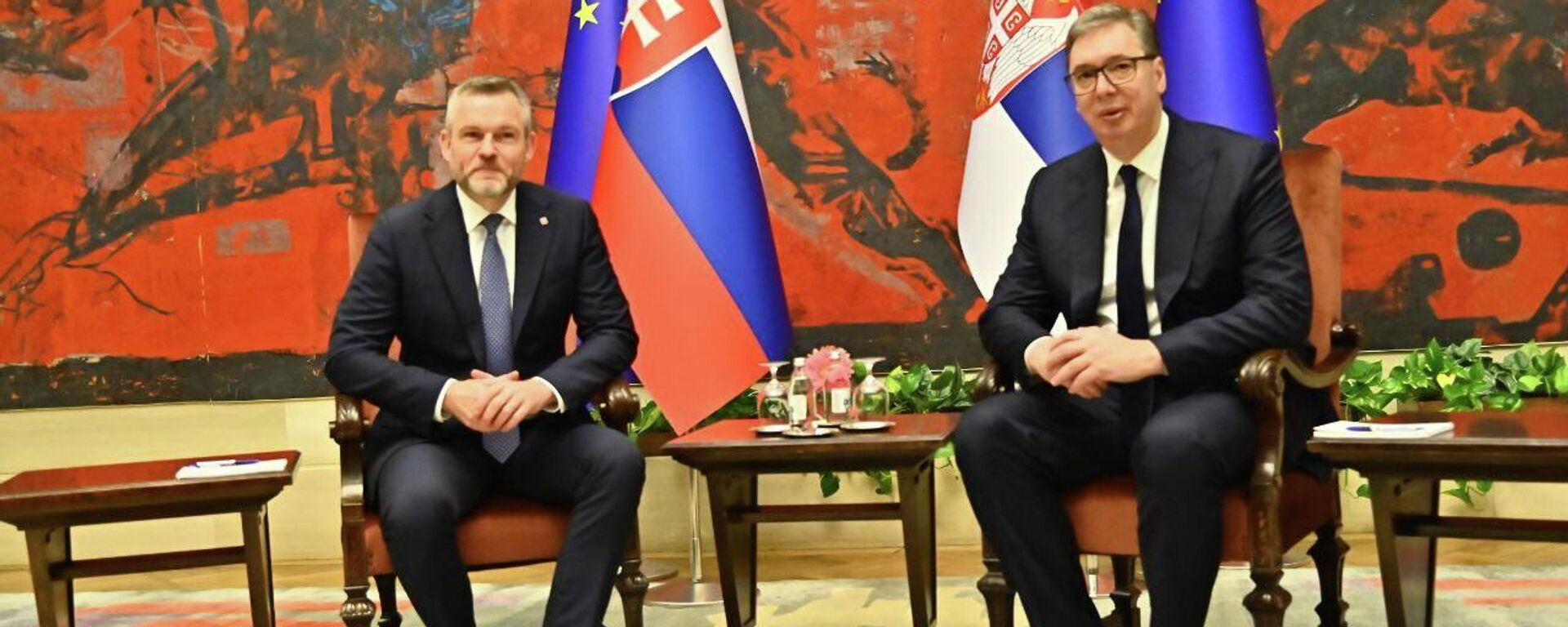 Predsednik Srbije Aleksandar Vučić i predsednik Slovačke Peter Pelegrini  - Sputnik Srbija, 1920, 21.12.2025