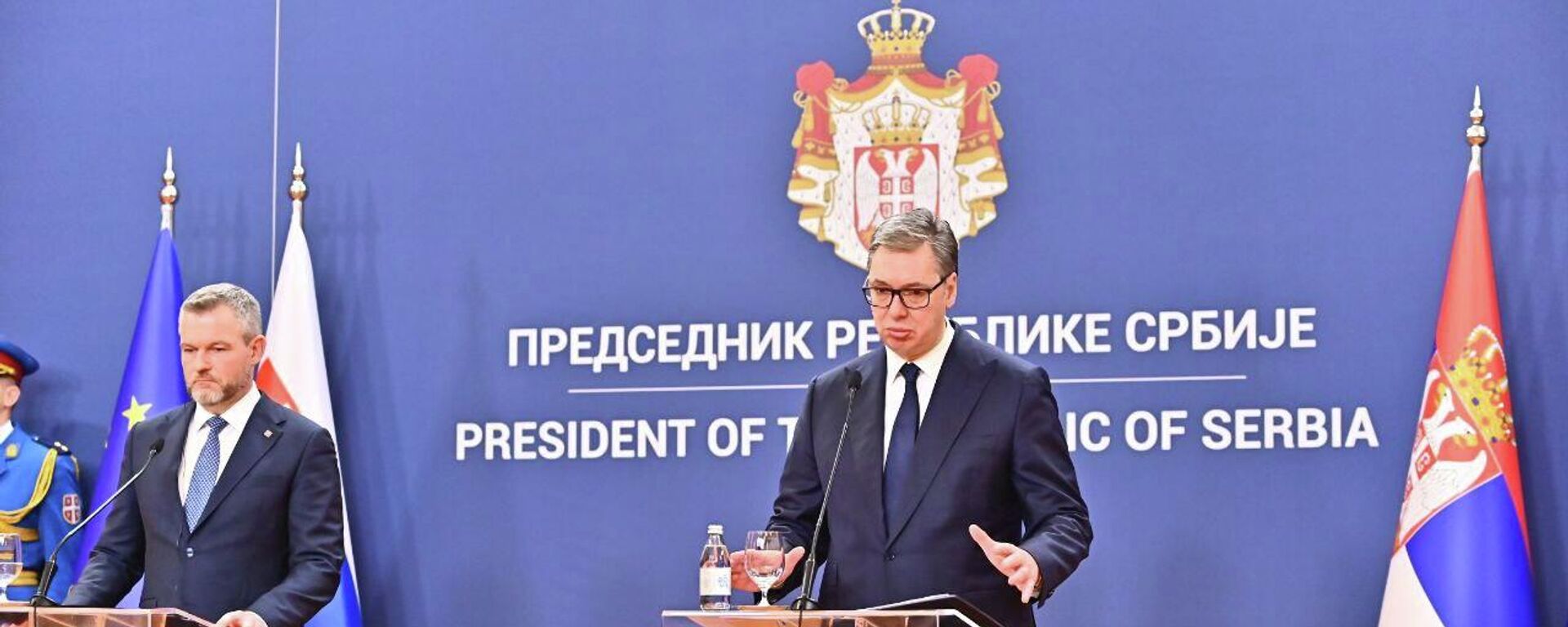 Aleksandar Vučić i Peter Pelegrini - Sputnik Srbija, 1920, 21.12.2025