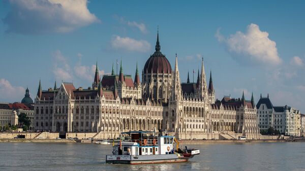 Zgrada mađarskog parlamenta u Budimpešti - Sputnik Srbija