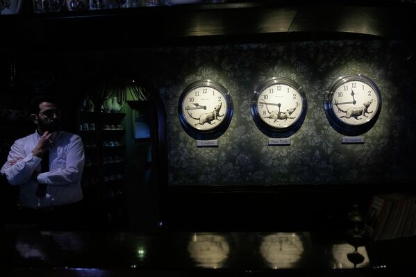 У "Ограђеном хотелу" чији је циљ да привуче туристе у подручје које се избегава због сукоба запослени су локални становници. - Sputnik Србија