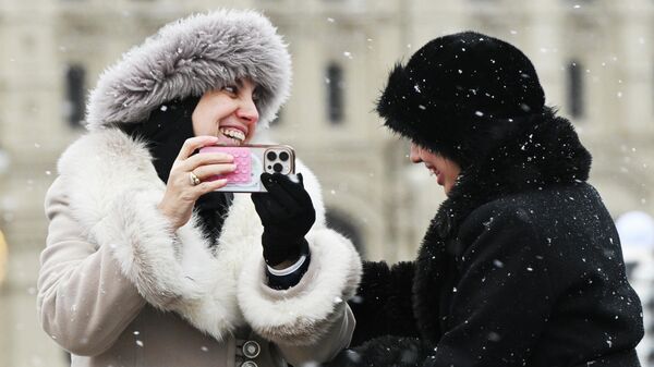 Inostrannыe turistы na Krasnoй ploщadi v Moskve - Sputnik Srbija