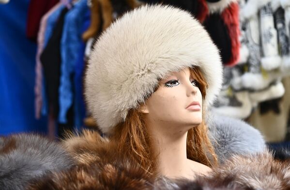 Кажу да чизма главу чува, а шубара је краси - Sputnik Србија