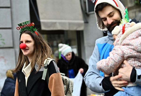 Многобројни Београђани, традиционално, првог  јануара породично посете "Улицу отвореног срца" - Sputnik Србија