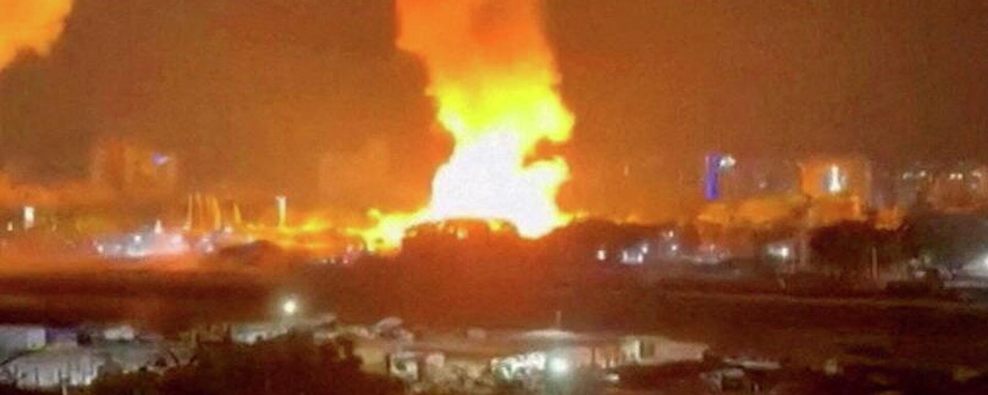 Експлозија у Каракасу након напада САД - Sputnik Србија, 1920, 04.01.2026