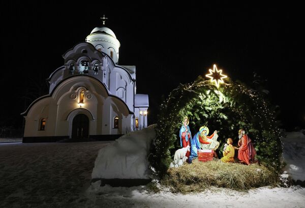 Божићне јасле у цркви Великомученика Георгија Победоносца. - Sputnik Србија