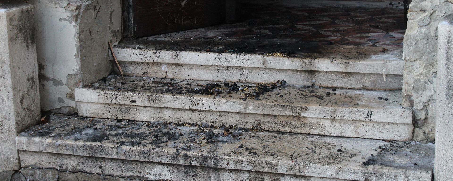 Požar u crkvi Imena Marijinog u Novom Sadu - Sputnik Srbija, 1920, 08.01.2026