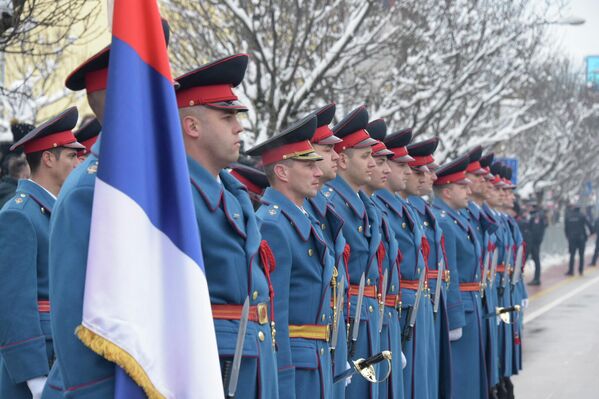 Центром Бањалуке уз припаднике Министарства унутрашњих послова Републике Српске, учествовало је и 1.931 учесник из цивилног сектора, из 38 организација разврстаних у 44 ешалона. - Sputnik Србија