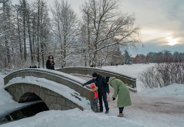 Prvi grad u Evropi koji je potpuno osvetljen strujom Godine 1887, u Carskom Selu je puštena u rad gradska elektrana, skoro deceniju ranije nego u Sankt Peterburgu. - Sputnik Srbija