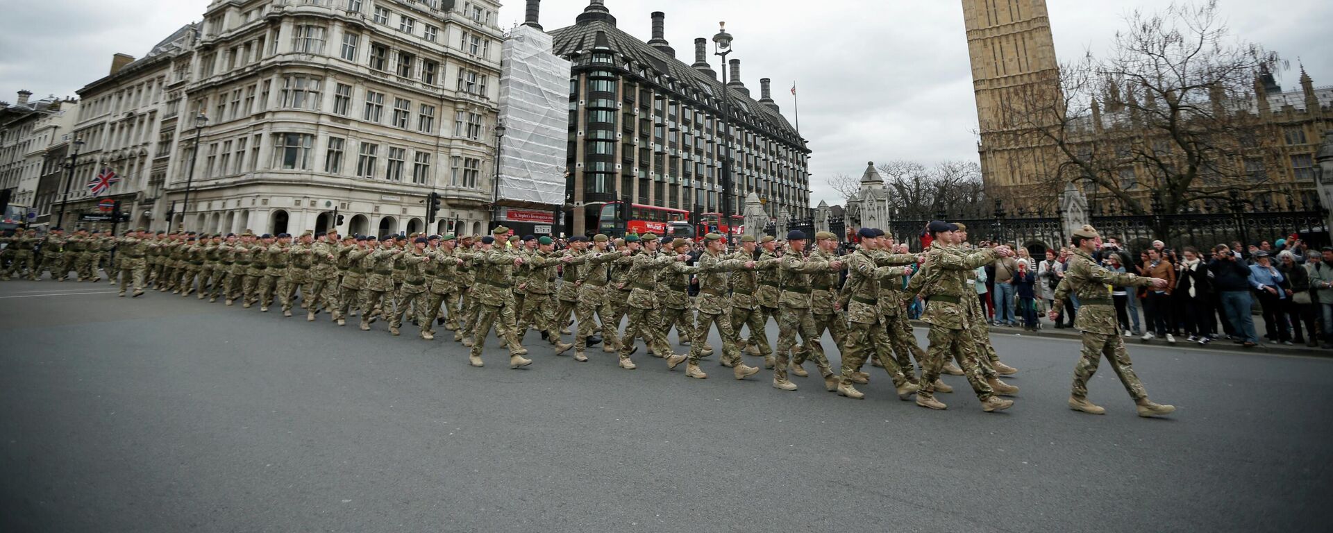 Britanski vojnici na paradi u centru Londona - Sputnik Srbija, 1920, 13.01.2026