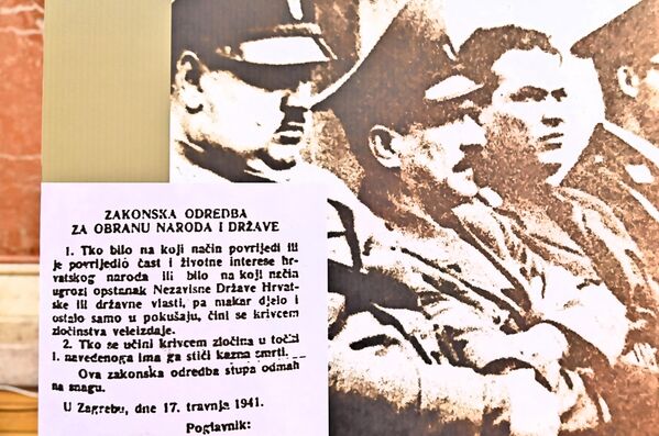 Већ у првим недељама свог постојања, државни систем Независне Државе Хрватске озаконио је терор над припадницима српског народа низом правних аката чији је темељ Законска одредба за одбрану народа и државе,
донета 17. априла 1941. године.  - Sputnik Србија