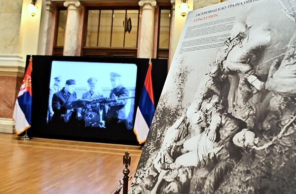 У свом извештају насталом након Другог светског рата, Земаљска комисија за утврђивање злочина окупатора констатовала је да је Јасеновцу страдало 500 до 600.000 људи, уз напомену да се тачан број жртава никад неће моћи утврдити - Sputnik Србија