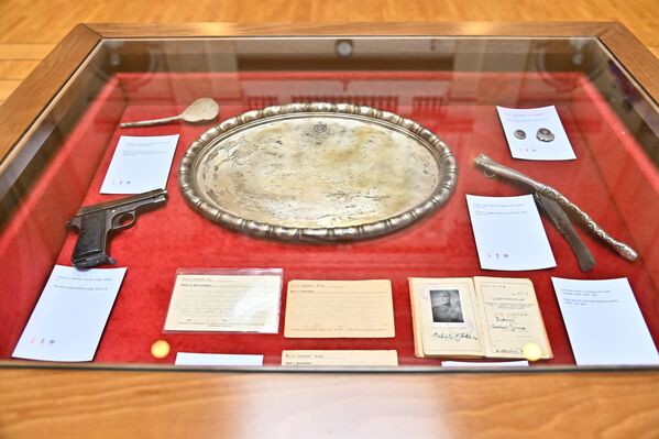 Аутентични предмети, видео снимци, фотографије, документа, само су неки од изложених експоната  - Sputnik Србија