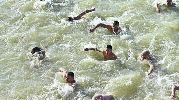 Пливање за часни крст - Sputnik Србија