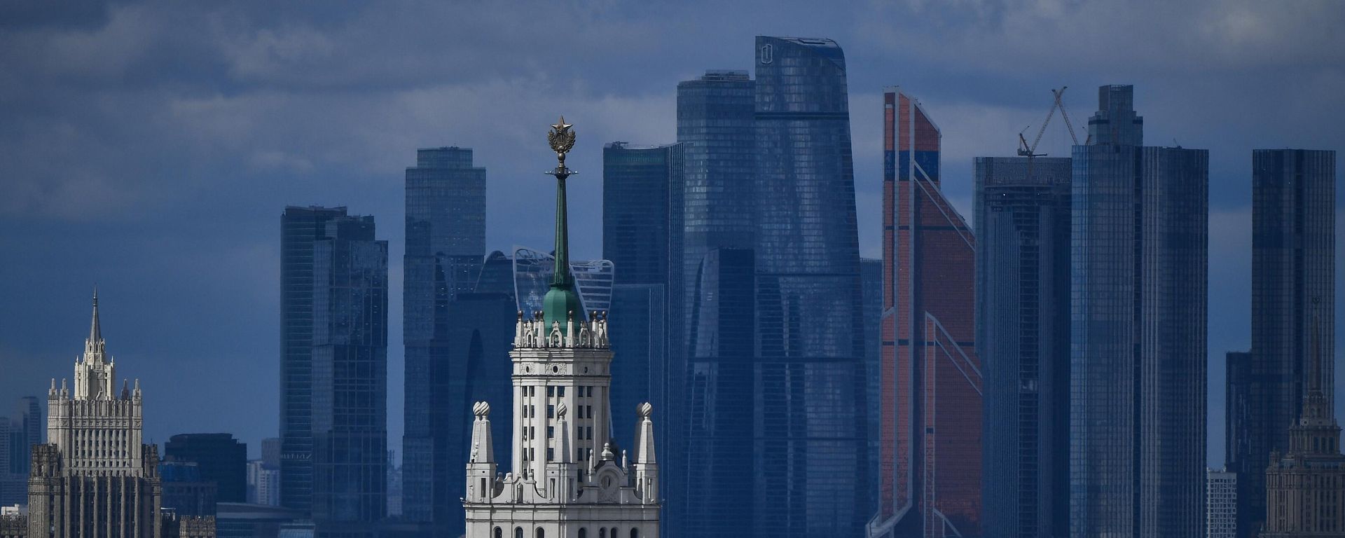 Вид на высотку на Котельнической набережной и деловой центр Москва Сити - Sputnik Србија, 1920, 03.08.2026