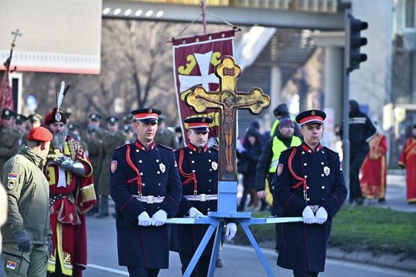 Bogojavljenje je jedan od većih i značajnijih praznika, koji pravoslavna crkva naziva praznikom Prosvećenja i duhovnog ozarenja, jer je Hristos svojim krštenjem prosvetlio i otkrio ogrehovljenu čovekovu dušu. - Sputnik Srbija