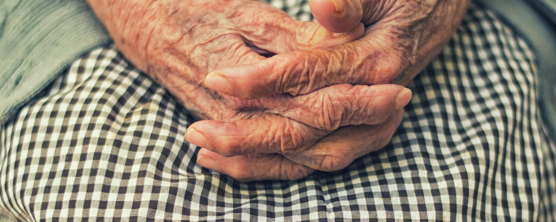 Старија жена - Sputnik Србија, 1920, 14.02.2026