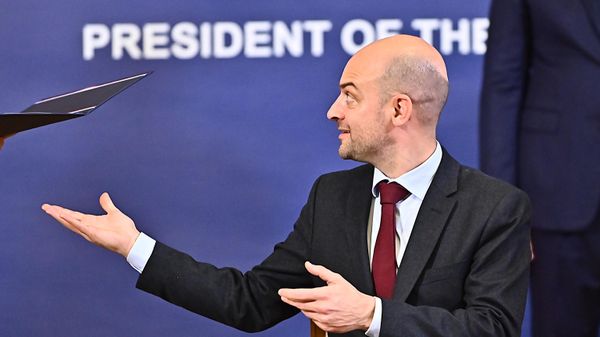 Шеф дипломатије Француске: Нисмо у миру са Русијом, али ни не ратујемо