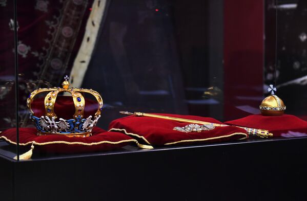 Поред експоната везаних за средњевековну властелу,  Историјски музеј је пред посетиоце изнео и највредније предмете из својих збирки који су део заоставштине две нововековне српске династије – Карађорђевић и Обреновић - Sputnik Србија