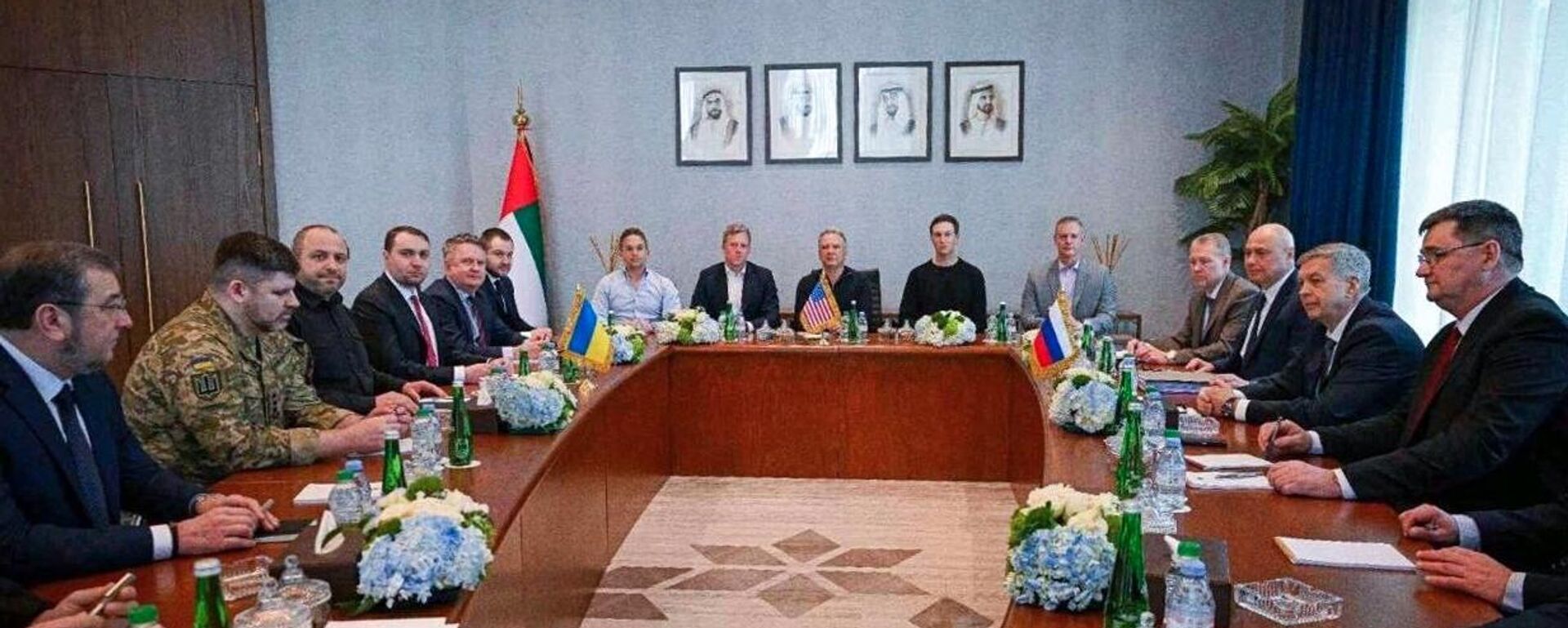 Trilateralni pregovori delegacija Rusije, SAD i Ukrajine u Abu Dabiju - Sputnik Srbija, 1920, 25.01.2026
