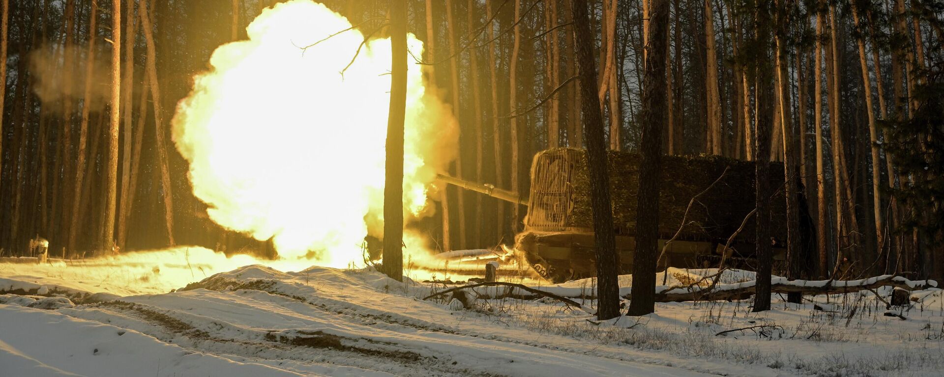 Паљба из тенка Т-90М прорив у зони специјалне војне операције - Sputnik Србија, 1920, 26.01.2026