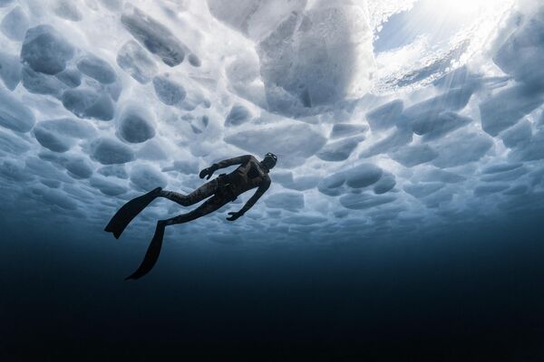 Прво место – Хладне воде: Џејмс Ферара „Један излаз“Џејмс Ферара је освојио седмодневно путовање на роњење за двоје у Папуа Нову Гвинеју - Sputnik Србија