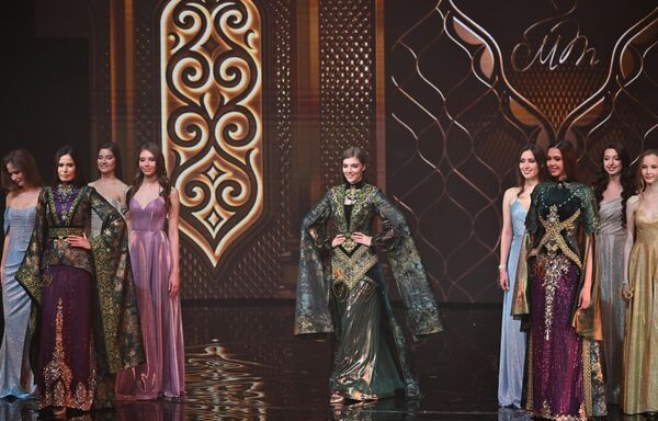 Једна од учесница Софија Бистрова (у центру). - Sputnik Србија