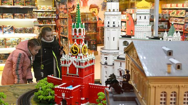 Moskovskiй Kremlь iz LEGO v Centralьnom Detskom Magazine na Lubяnke v Moskve - Sputnik Srbija