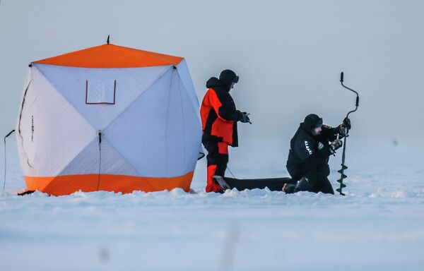 Велики број рибари посећује овај залив. - Sputnik Србија
