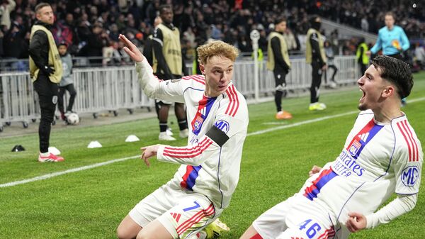 Лион слави гол за прво место - Sputnik Србија