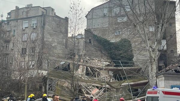 Обрушио се напуштени објекат у Џорџа Вашингтона, нема повређених /фото/