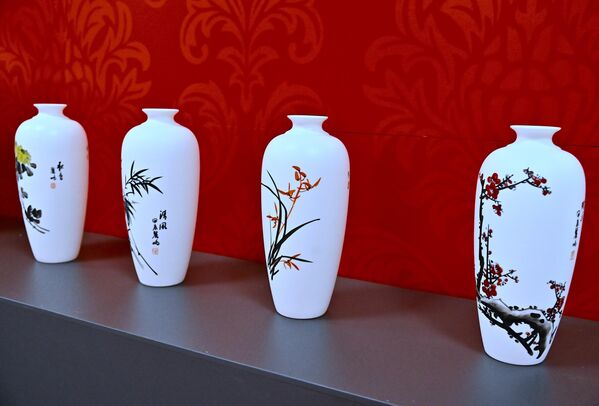 Уметност обликовања каолинске глине се често преноси са колена на колено, те се тако могу срести керамичари који се грнчарским послом баве генерацијама - Sputnik Србија