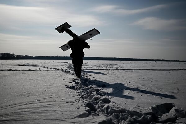 Ни снег ни хладноћа не умањују дејства руске војске. - Sputnik Србија